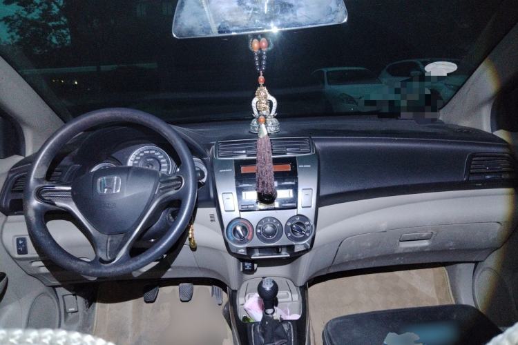 Used Honda City Classic 2012 1.5L manual Elite Edition Center Console