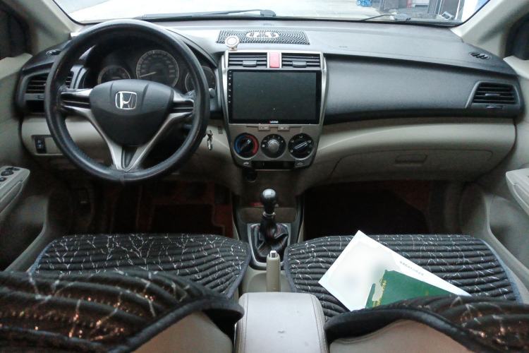 Used Honda City Classic 2012 1.5L manual Comfort version Center Console