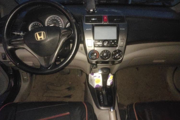 Used Honda City Classic 2012 1.5L Automatic Flagship Edition Center Console