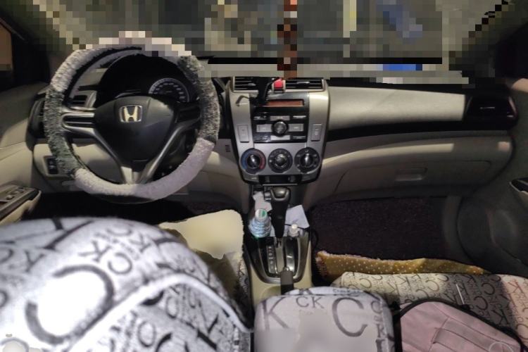 Used Honda City Classic 2012 1.5L Automatic Elite Edition Center Console