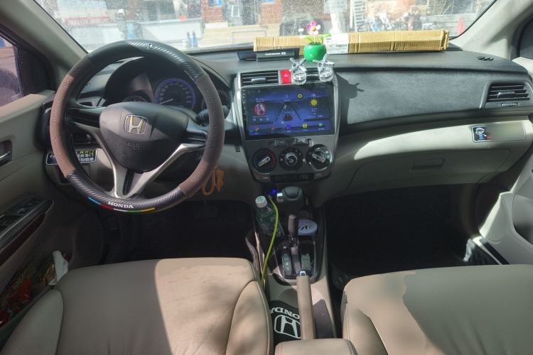 Used Honda City Classic 2012 1.5L Automatic Flagship Edition Center Console