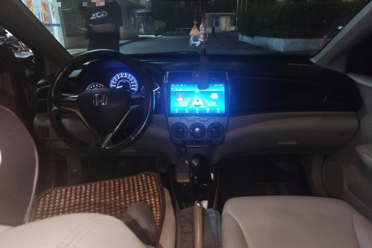 Used Honda City Classic 2012 1.5L manual Comfort version Center Console
