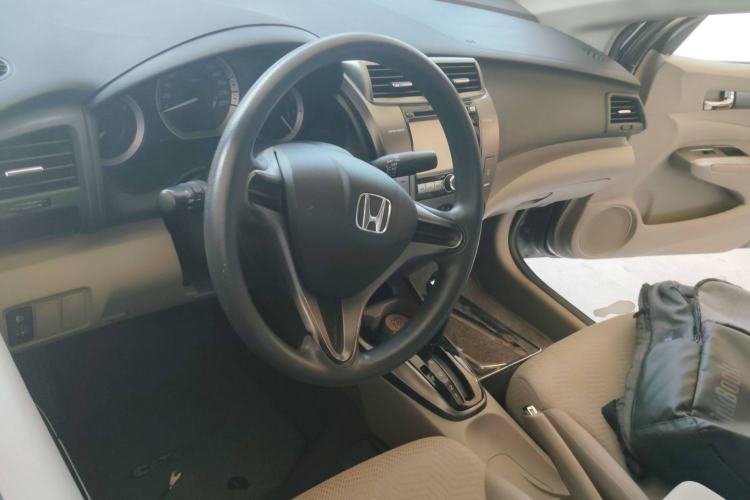 Used Honda City Classic 2012 1.5L Automatic Elite Edition Center Console