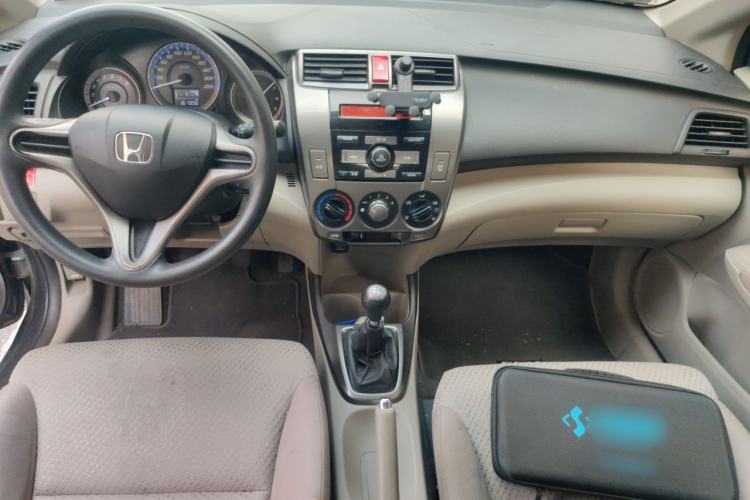 Used Honda City Classic 2012 1.5L manual Comfort version Center Console
