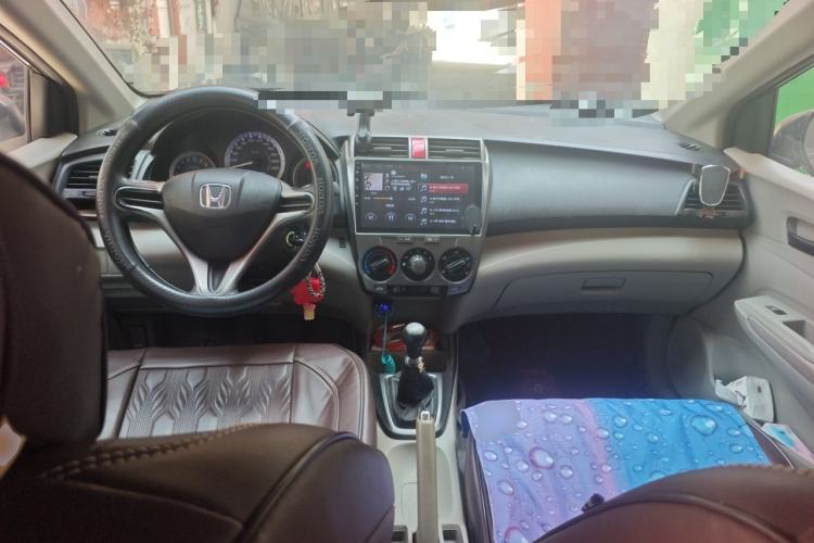 Used Honda City Classic 2012 1.5L manual Comfort version Center Console