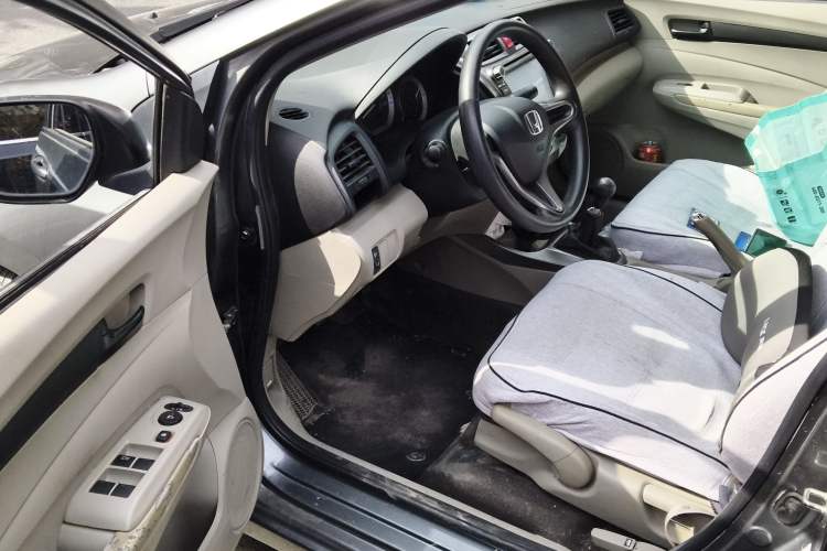 Used Honda City Classic 2012 1.5L manual Comfort version Driver Seat