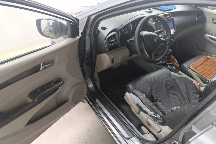 Used Honda City Classic 2012 1.5L Automatic Elite Edition Driver Seat