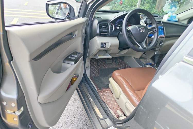 Used Honda City Classic 2012 1.5L Automatic Elite Edition Driver Seat