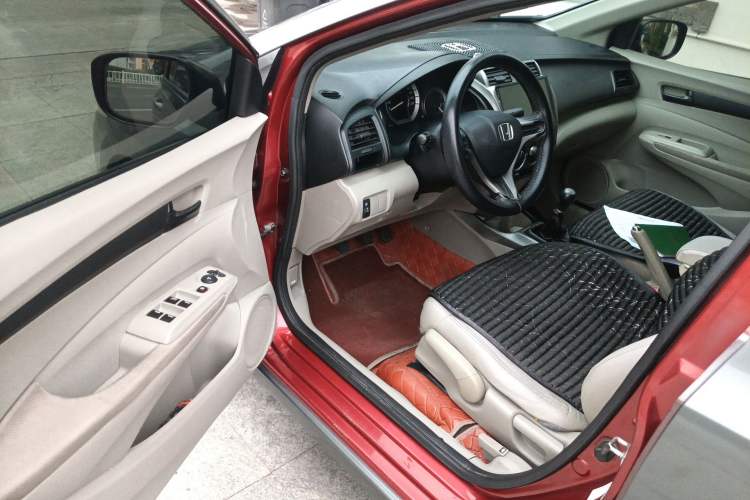 Used Honda City Classic 2012 1.5L manual Comfort version Driver Seat