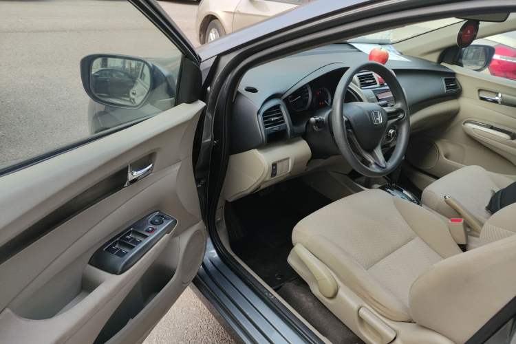 Used Honda City Classic 2012 1.5L Automatic Elite Edition Driver Seat