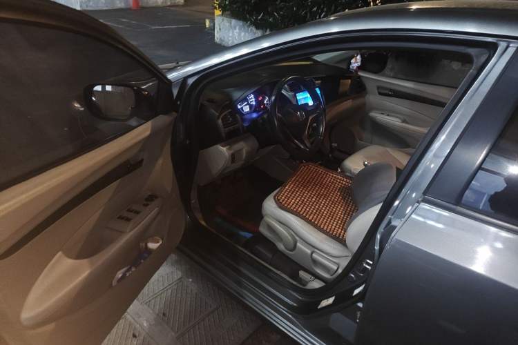 Used Honda City Classic 2012 1.5L manual Comfort version Driver Seat