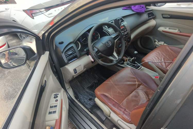 Used Honda City Classic 2012 1.5L manual Comfort version Driver Seat