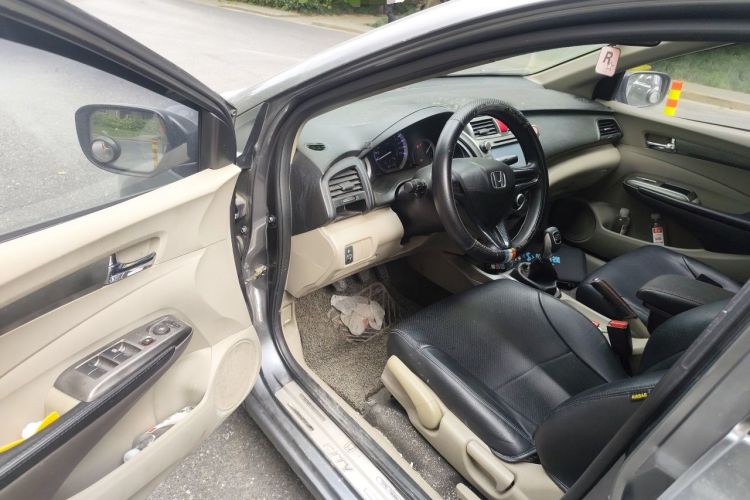 Used Honda City Classic 2012 1.5L manual Elite Edition Driver Seat