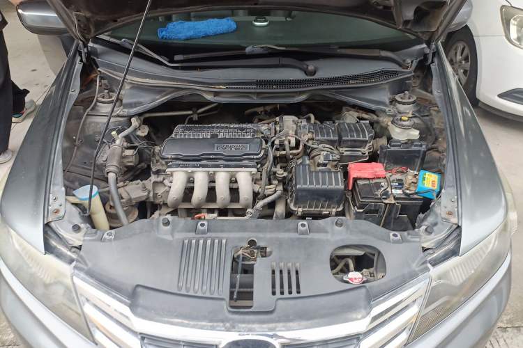 Used Honda City Classic 2012 1.5L Automatic Elite Edition Engine Bay