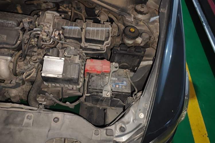 Used Honda City Classic 2012 1.5L manual Comfort version Engine Bay Left