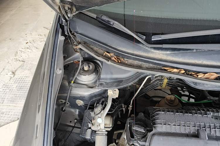 Used Honda City Classic 2012 1.5L Automatic Elite Edition Engine Bay Right