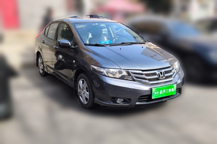 Used Honda City Classic 2012 1.5L manual Comfort version Front Right 45 Deg