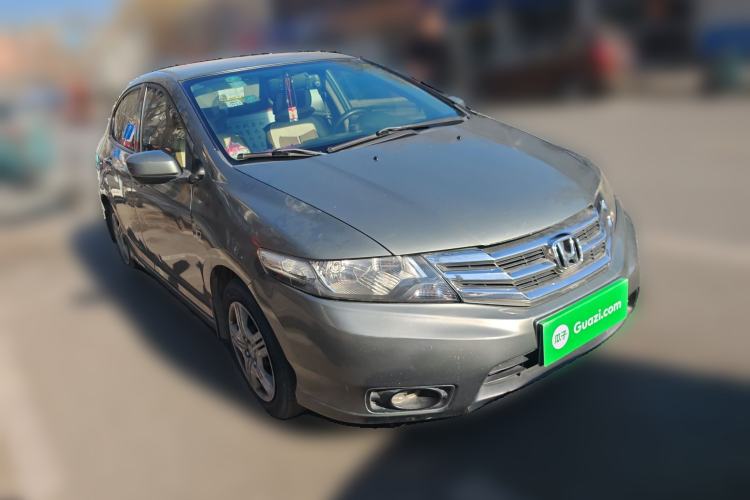 Used Honda City Classic 2012 1.5L manual Comfort version Front Right 45 Deg