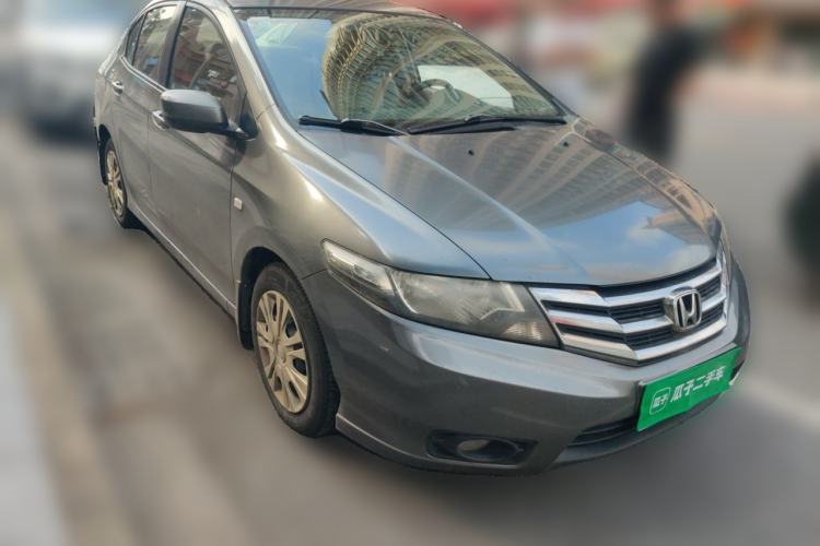 Used Honda City Classic 2012 1.5L manual Comfort version Front Right 45 Deg