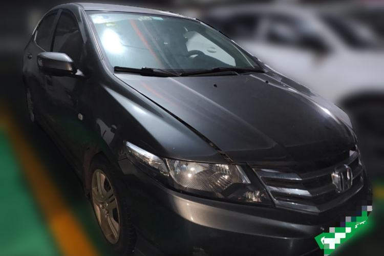 Used Honda City Classic 2012 1.5L manual Comfort version Front Right 45 Deg