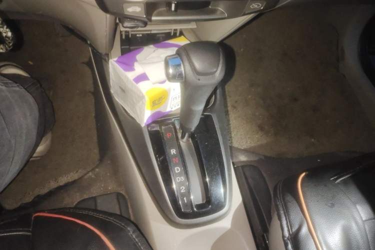 Used Honda City Classic 2012 1.5L Automatic Flagship Edition Gear Lever