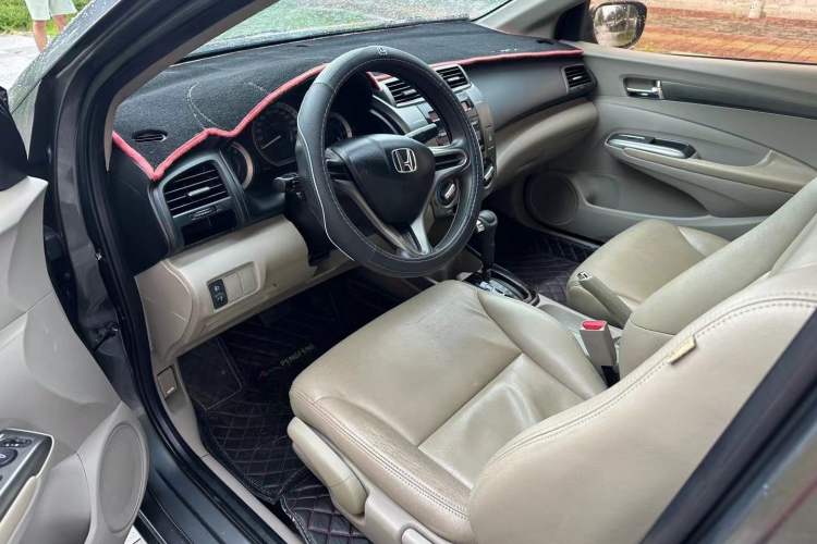 Used Honda City Classic 2012 1.5L Automatic Elite Edition Interior 2