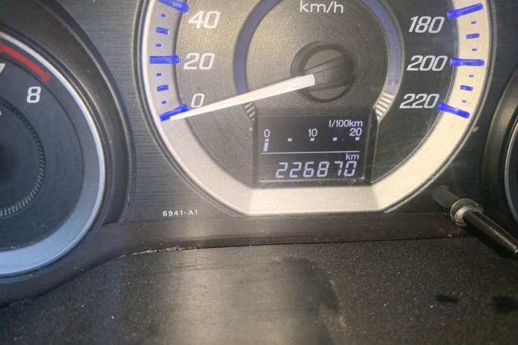 Used Honda City Classic 2012 1.5L manual Comfort version Odometer Close Up