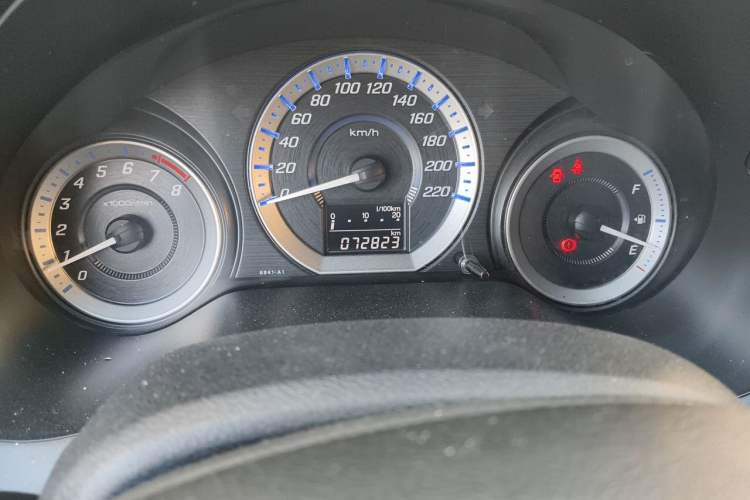 Used Honda City Classic 2012 1.5L manual Elite Edition Odometer Close Up