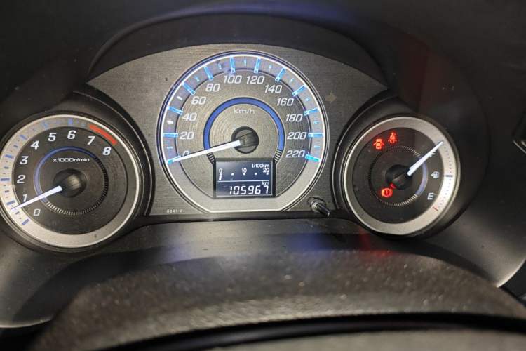 Used Honda City Classic 2012 1.5L manual Comfort version Odometer Close Up