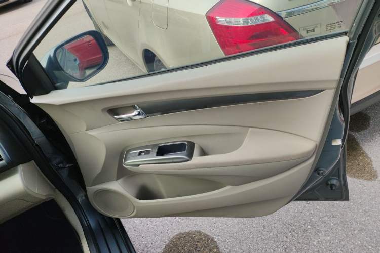Used Honda City Classic 2012 1.5L Automatic Elite Edition Right Front Door Interior
