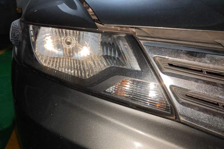 Used Honda City Classic 2012 1.5L manual Comfort version Right Front Headlight