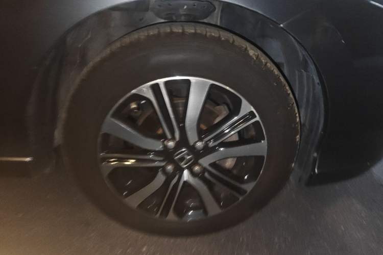 Used Honda City Classic 2012 1.5L manual Comfort version Right Front Wheel Hub