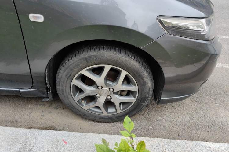 Used Honda City Classic 2012 1.5L manual Comfort version Right Front Wheel Hub