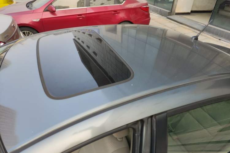 Used Honda City Classic 2012 1.5L Automatic Elite Edition Roof