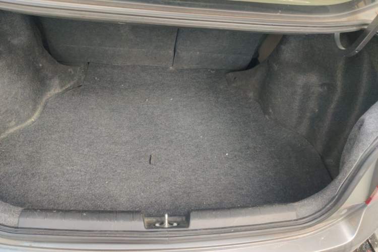 Used Honda City Classic 2012 1.5L manual Comfort version Trunk