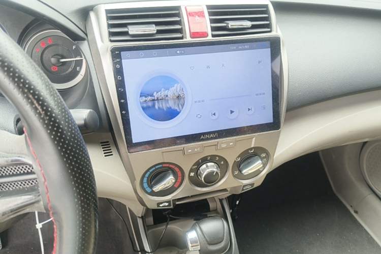 Used Honda City Classic 2012 1.5L Automatic Elite Edition Audio And AC Panel