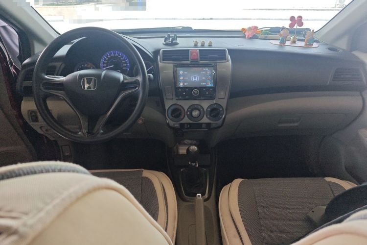 Used Honda City Classic 2012 1.5L manual Comfort version Center Console