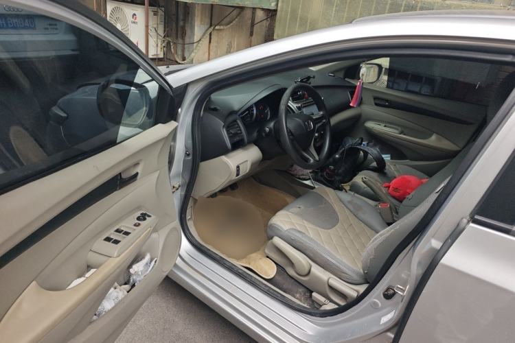 Used Honda City Classic 2012 1.5L manual Comfort version Driver Seat