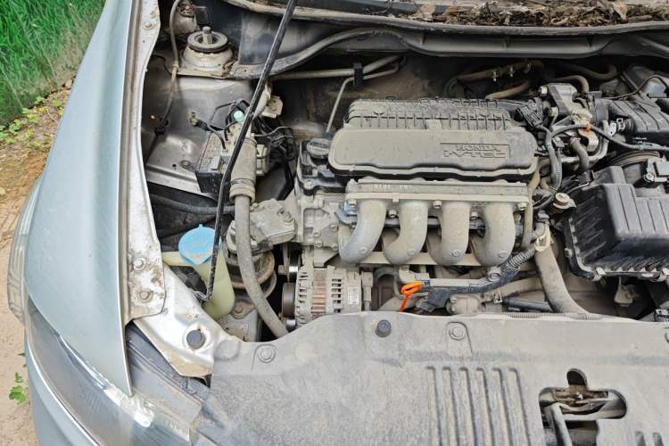 Used Honda City Classic 2012 1.5L manual Comfort version Engine Bay Right