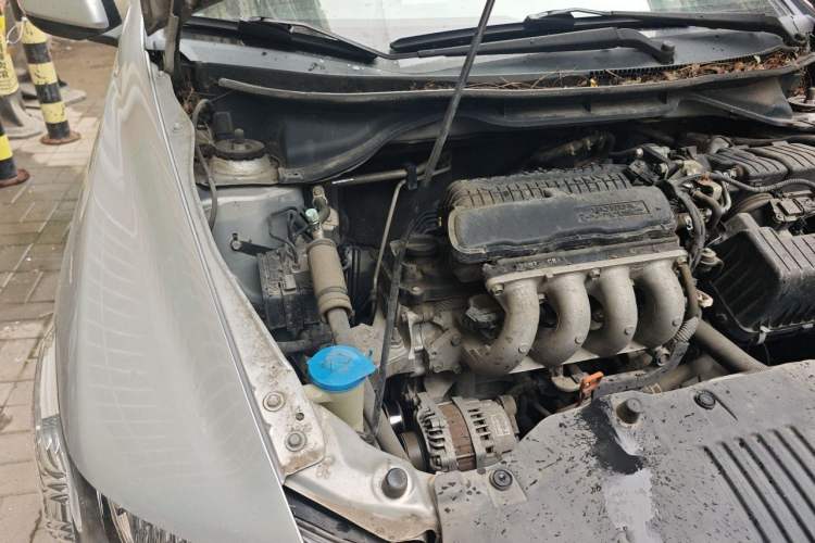 Used Honda City Classic 2012 1.5L manual Comfort version Engine Bay Right