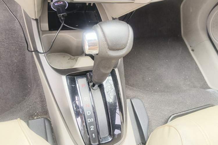 Used Honda City Classic 2012 1.5L Automatic Elite Edition Gear Lever