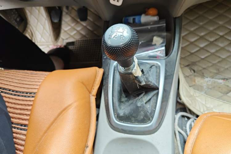 Used Honda City Classic 2012 1.5L manual Comfort version Gear Lever