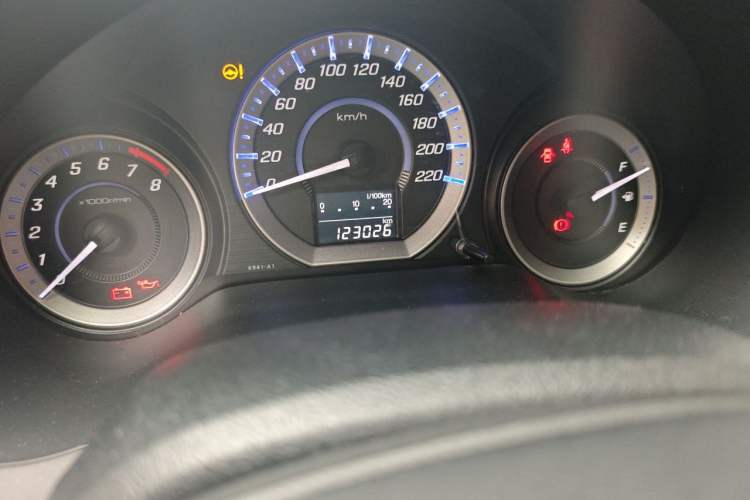 Used Honda City Classic 2012 1.5L manual Comfort version Odometer Close Up