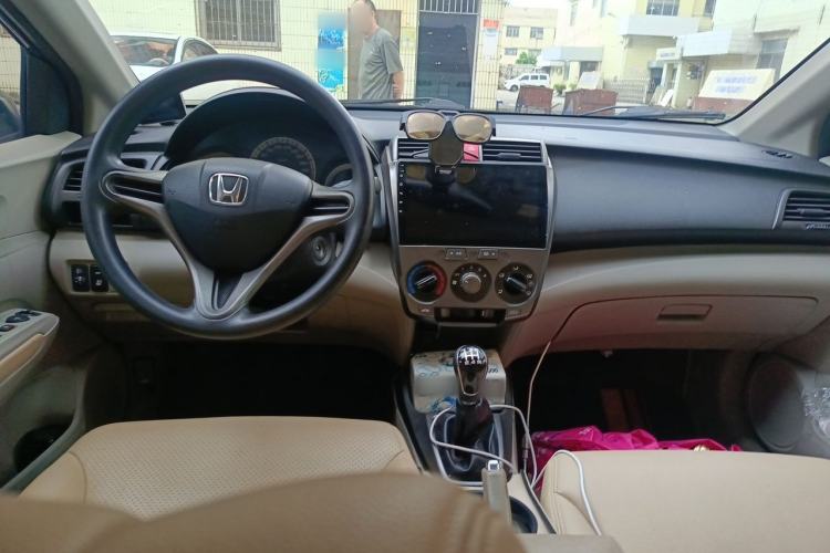 Used Honda City Classic 2012 1.5L manual Comfort version Center Console