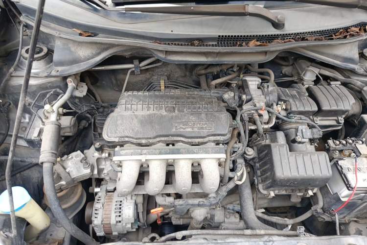 Used Honda City Classic 2012 1.5L manual Comfort version Engine Bay