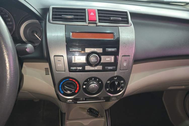 Used Honda City Classic 2012 1.5L manual Comfort version Audio And AC Panel