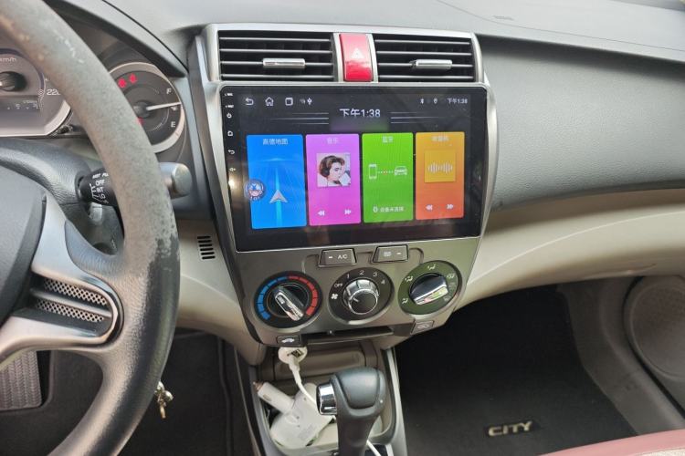 Used Honda City Classic 2012 1.5L Automatic Elite Edition Audio And AC Panel