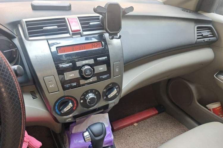 Used Honda City Classic 2012 1.5L Automatic Elite Edition Audio And AC Panel
