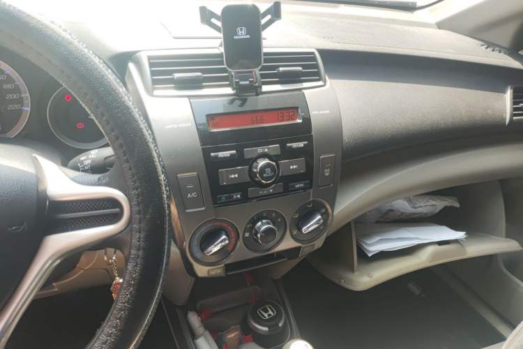 Used Honda City Classic 2012 1.5L manual Elite Edition Audio And AC Panel