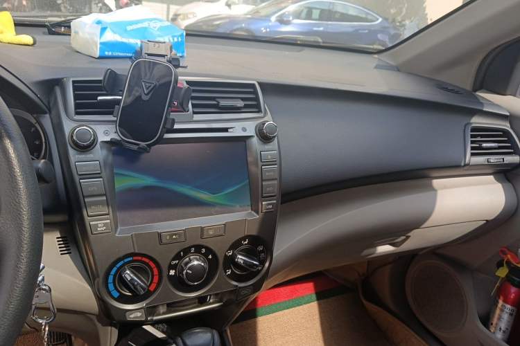 Used Honda City Classic 2012 1.5L Automatic Elite Edition Audio And AC Panel